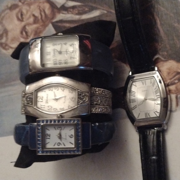 Ladies Watch Lot - Picture 1 of 4